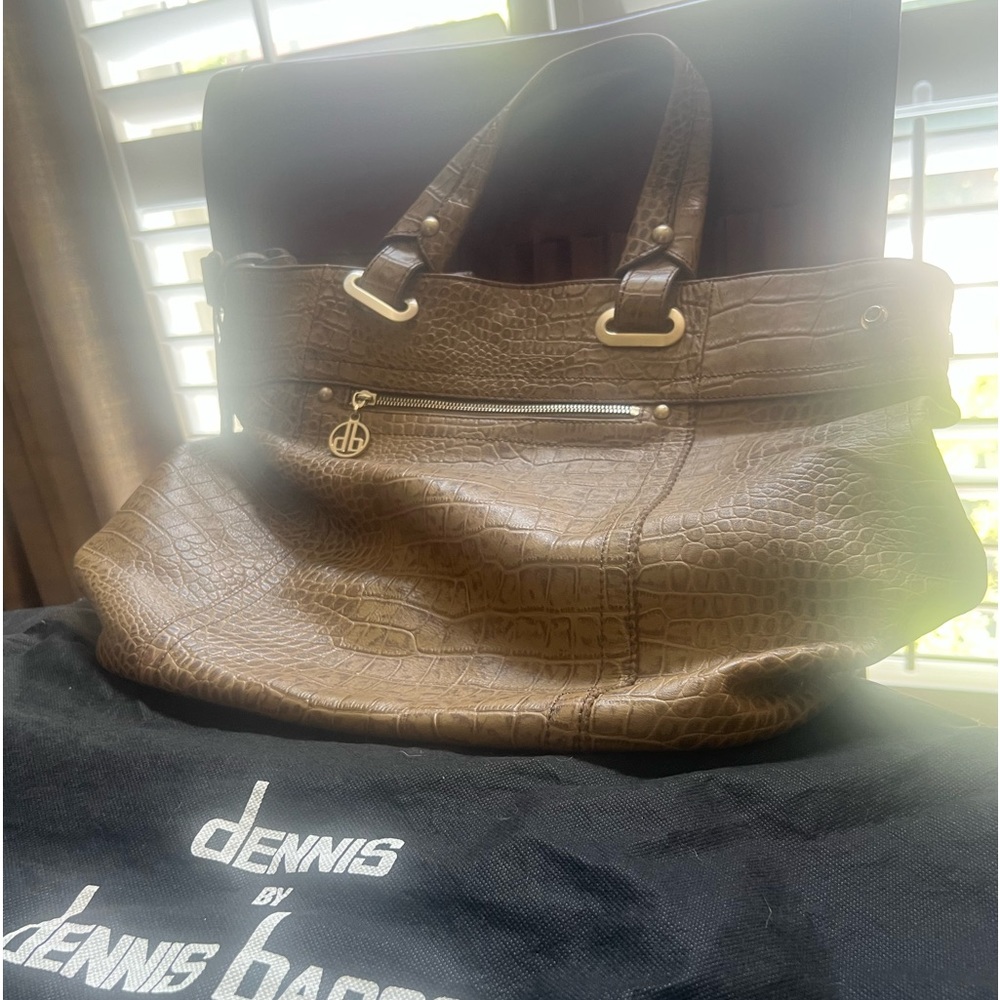 Vintage genuine leather tote by Dennis Basso. Olive gator textured exterior.
